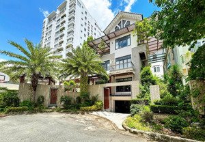 cho thuê bt 340m2, nam thông 2, q7, h.bơi , t.máy - full nt cao cấp