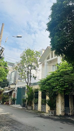 mặt tiền 11 x 18 , 6 tầng , 39 tỷ ngay nhà gat3 hoàng hoa thám ( mở rộng )