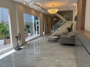 hiếm - bán nhà riêng 4 tầng gần bùi thị xuân, bến thành, quận 1