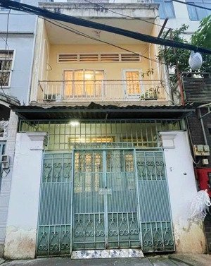 bán gấp nhà 428/53 luỹ bán bích 4,3x15m
