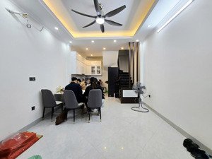 bán căn nhà tại yên hoà - cầu giấy - có 102 trên thị trường