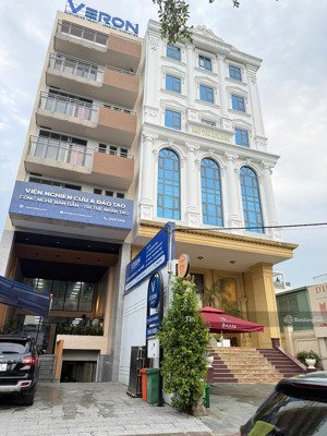 bán khách sạn mặt tiền thảo điền-tp.thủ đức, dt:12x22-9 tầng -hợp đồng thuê :300tr giá bán 70 tỷ