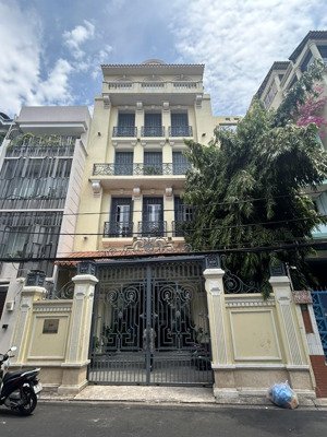 nhà cho thuê nguyên căn đường nguyễn minh hoàng, phường 12. dt: 8x18m. trệt 4 lầu. có thang máy