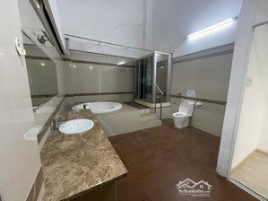 cho thuê biệt thự đường số 28, 16x20m 6pn, 3 lầu, p. bình phú, giá 40 triệu/tháng