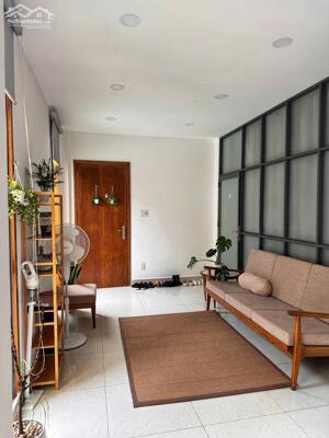 Cho thuê căn hộ 2PN,dt 60m2,rộng thoáng – sát Q1, hỗ trợ 1tr tháng đầu, vào ở ngay