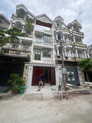 tuấn hailongreal: bán nhà 4 tầng 4,25tỷ kdc hoàng hoa long hậu đường dt826c liền kề nhà bè chỉ 500m