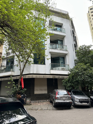 chính chủ cần cho thuê nhà 5 tầng căn góc đẹp ngõ 80 nguỵ như kon tum, tell: 
, giá 40tr