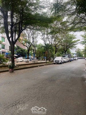 hiếm bán!! mặt tiền cao thị chính kdc nam long phú thuận 4mx23m -công viên lớn trước nhà nhỉnh 12tỷ