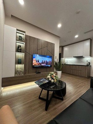 mời thuê căn hộ 1pn 1wc 35m2 đủ đồ view btđ toà sp sky oasis.hl ạ