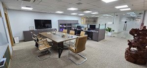 cho thuê văn phòng full nội thất tại mễ trì, đầy đủ phòng ban, bàn ghế, thảm trải sàn