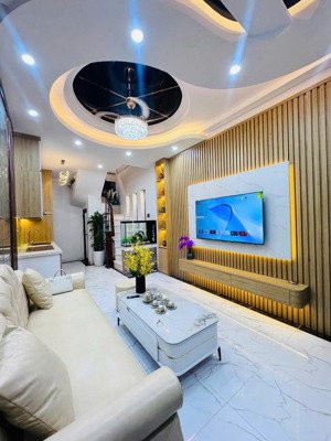 tại hai bà trưng - hàng hiếm phố cổ - sổ vuông vắn - 3 ngủ kính koong - giá tốt nhất!