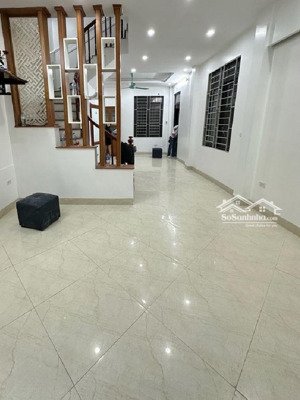 bán nhà võng thị, 43m2x5 tầng, ngõ thông, 7 phòng ngủ. 9.85 tỷ