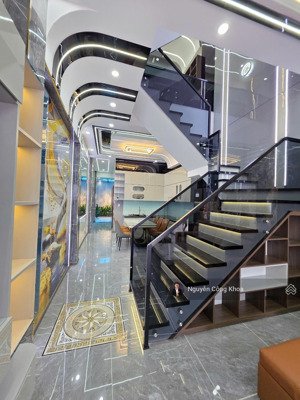 bán nhà hoàn công, có nội thất, 4 phòng ngủ, đường chính kdc gần ngã 6 an phú 900m, tp.thuận an