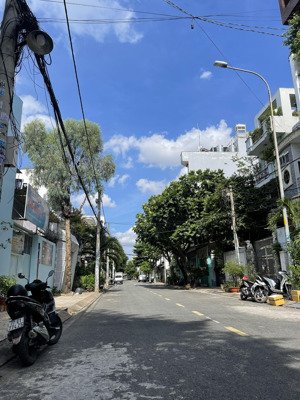 khu họ lê - phường phú thọ hòa dt: 12x20m ( cấp 4 ) giá 28 tỷ thương lượng