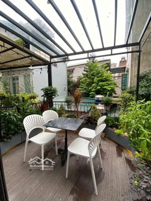 bán nhà bồ đề, gần aeon long biên, dện tích 58m, nội thất đấy đủ, không gian thoáng mát.