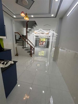 nhà mới tới ở ngay gò xoài.bình tân-49m2 mà chỉ 4 đồng 7. sát mặt tiền đường.nhà gần chợ,bệnh viện