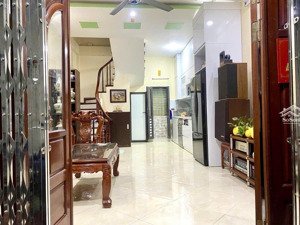 b.án nhà phố xã đàn,đống đa, dt 45m2 x 5 tầng ,ngõ thông , gần hồ 3 mẫu giá 10,8 tỷ