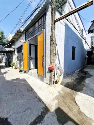 nhà 2pn 2wc (dt 3,5x13m) giá 1tỷ968tr còn thương lượng ở trương thị hoa quận 12 gần siêu thị metro