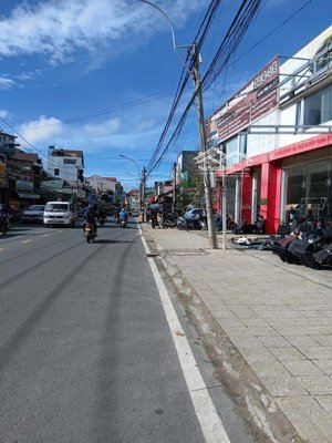 bán đất sổ riêng- 790m2(300m2 thổ cư) -bán 75 tỷ-mt đường nguyễn công trứ -p. lâm viên(p8)- đà lạt