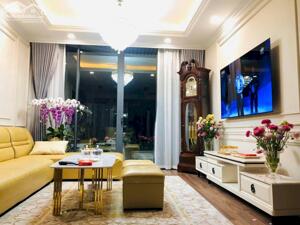 Bán gấp căn hộ chung cư Ngoại Giao Đoàn – 4 phòng ngủ - DT 136m2 – Sổ đỏ - Có slot oto.