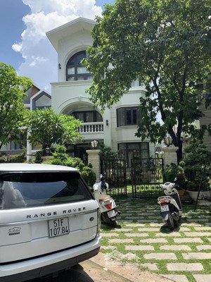 duy nhất nhà ngang 10m, đường hoàng hoa thám p. 12 tân bình, 3 tầng, góc 2 mt chỉ 23 tỷ còn bớt