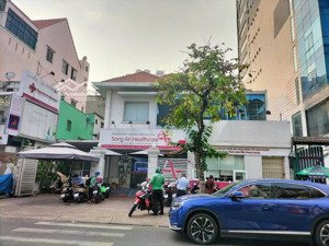 siêu vị trí, chủ bán nhà góc 2 mặt tiền đường nguyễn đình chiểu p4 quận 3. dt: 15,3x21m2 giá 220 tỷ