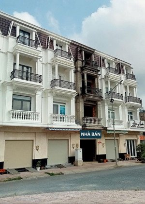 bán nhà 1 trệt 3 lầu trực diện chợ cái vồn - chợ lớn nhất thị xã bình minh