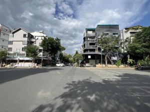 bán đất khu hưng phước đường cao triều phát, phú mỹ hưng, quận 7 giá: 38 tỷ. sổ đỏ. lh: 