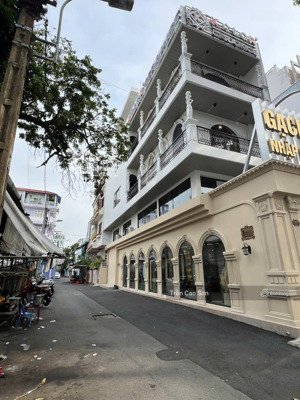 bán nhà hxh tô hiến thành(đối diện đh bách khoa),q10.dt:10x8m 4 tầng kiên cố giá 16.5 tỷ tl