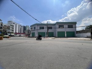 góc 2 mặt tiền đường hà huy gíap quận 12 ngay cầu vượt ngã tư ga-ngã 3 đèn đỏ.