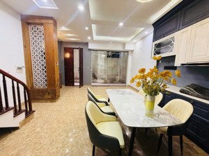 phân lô gần phố hoàng quốc việt,ô tô vỉa hè,dân xây, 58m2x4t, mặt tiền rộng,ô chờ tmay, giá 20 tỷ