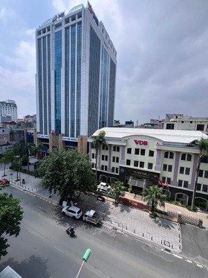 cực hiếm - lô góc. bán nhà mặt phố cát linh, vị trí đẹp nhất phố. 32m2 x 7 tầng thang máy. 23,8 tỷ