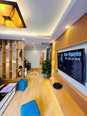 cho thuê nhà hoàng hoa thám, dt 40m2x5 tầng, gần đủ đồ, giá 14tr/th