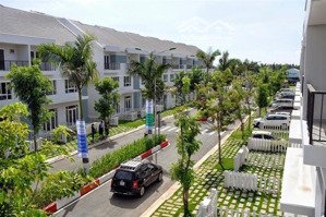 cho thuê nhà riêng q9 có chỗ đậu xe hơi, có bảo vệ an ninh & cây xanh rợp bóng ngay sân golf