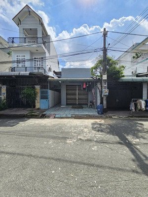 bán nhà trọ 3.85 tỉ kdc bình đáng đẹp- 5x21.5- đnag cho thuê. đg nhựa bàn cờ. lh 