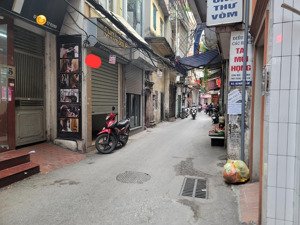 bán nhà mặt chợ gốc đề 50m2, mặt tiền 4,8m ô tô qua, kinh doanh 10,6 tỷ