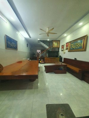 bán nhà kdc the seasons lái thiêu, tp.hcm( bình dương cũ), dt 110m2, full nt, giá chỉ 6ty5