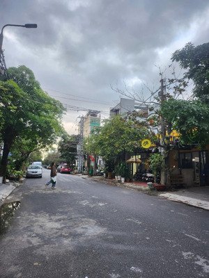 chào bán tòa căn hộ 7 tầng - thang máy xịn - mặt phố đường 7m5 - trịnh đình thảo - dt 100 tr/th