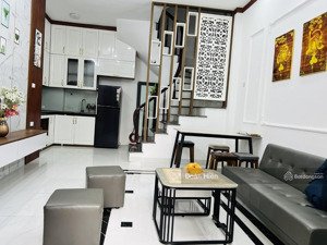 nhà đẹp ở ngay!lô góc 3 thoáng ngọc hà, mặt ngõ thông, ô tô đỗ cổng, sân để xe rộng, nở hậu 33m2*6t