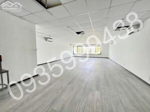 Cho thuê văn phòng gần Phạm Văn Đồng, 55–85m2 giá tốt, có hầm và thang máy