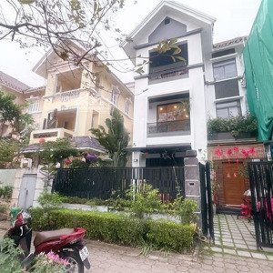 đẳng cấp thượng lưu - ciputra - biệt thự siêu vip full nội thất, thang máy- an ninh 24/7, dt 230m