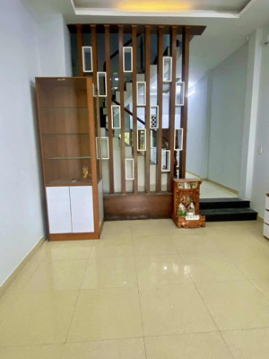 bán nhà mt võ văn hát chỉ 7.1ty 6pn - nhà 3 lầu mt đường giá tốt.