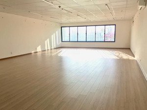 cho thuê văn phòng gần phạm văn đồng, 5585m2 giá tốt, có hầm và thang máy