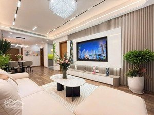 bán nhanh ch 120m2,3pn tòa 17t1, bc hướng mát, full nội thất đẹp ở luôn trước tết. lh 