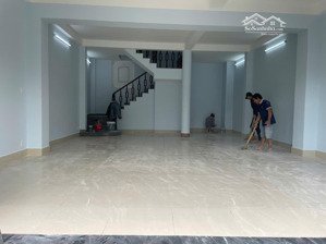 bán căn nhà mặt tiền 1174 đường võ văn kiệt, phường 10, quận 5.