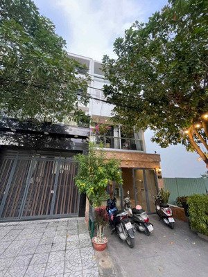 bán nhà mới đẹp mt đường 30 khu ao sen tên lửa 5x20m 3 lầu giá 18.5 tỷ ( giá tốt ) lh 