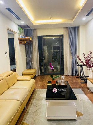 chính chủ bán gấp căn hộ chung cư imperia garden 2n2vs 80m2 full nt đẹp giá 8,5tỷ,lh:0846463586