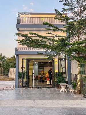 bán căn nhà giá tố.t - sổ riêng - gần chợ, trường học - sát 3 kcn đầu tư tốt.