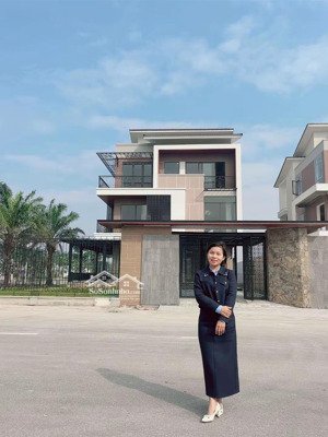 đơn giá rẻ nhất, vị trí vàng cách trung tâm hà nội chỉ 12km đón sóng hạ tầng kết nối tỷ đô.