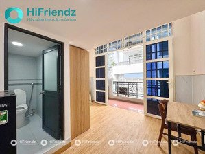 cho thuê căn hộ duplex tách bếp full nội thất có ban công siêu bự gần ngay ngã tư hàng xanh